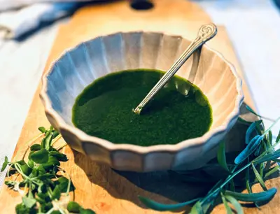 Hemmagjord örtolja och färska örter