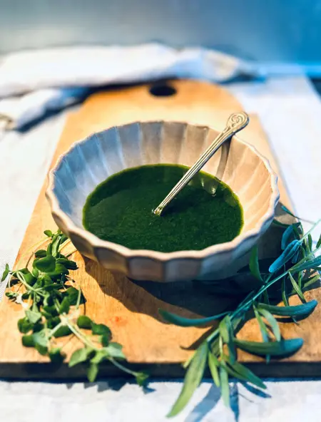 Hemmagjord örtolja och färska örter