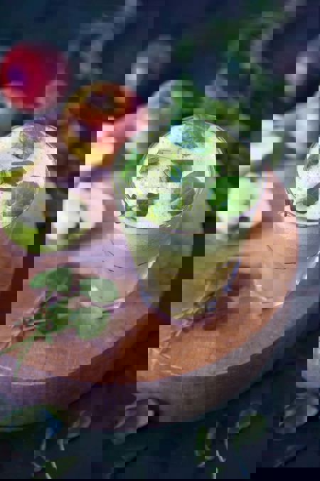 Färskpressad äppeljuice