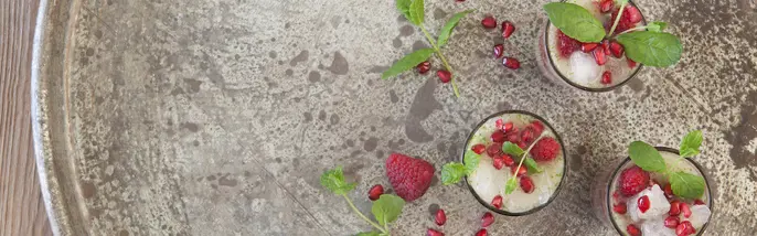 Lemonad med hallon och granatäpple