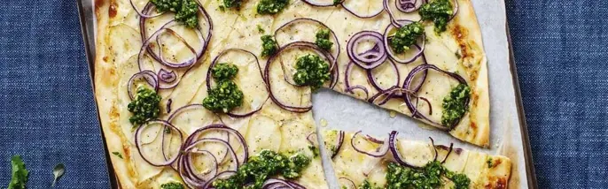 Pizza bianco med pesto