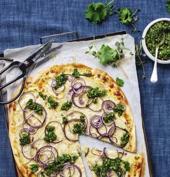 Pizza bianco med pesto