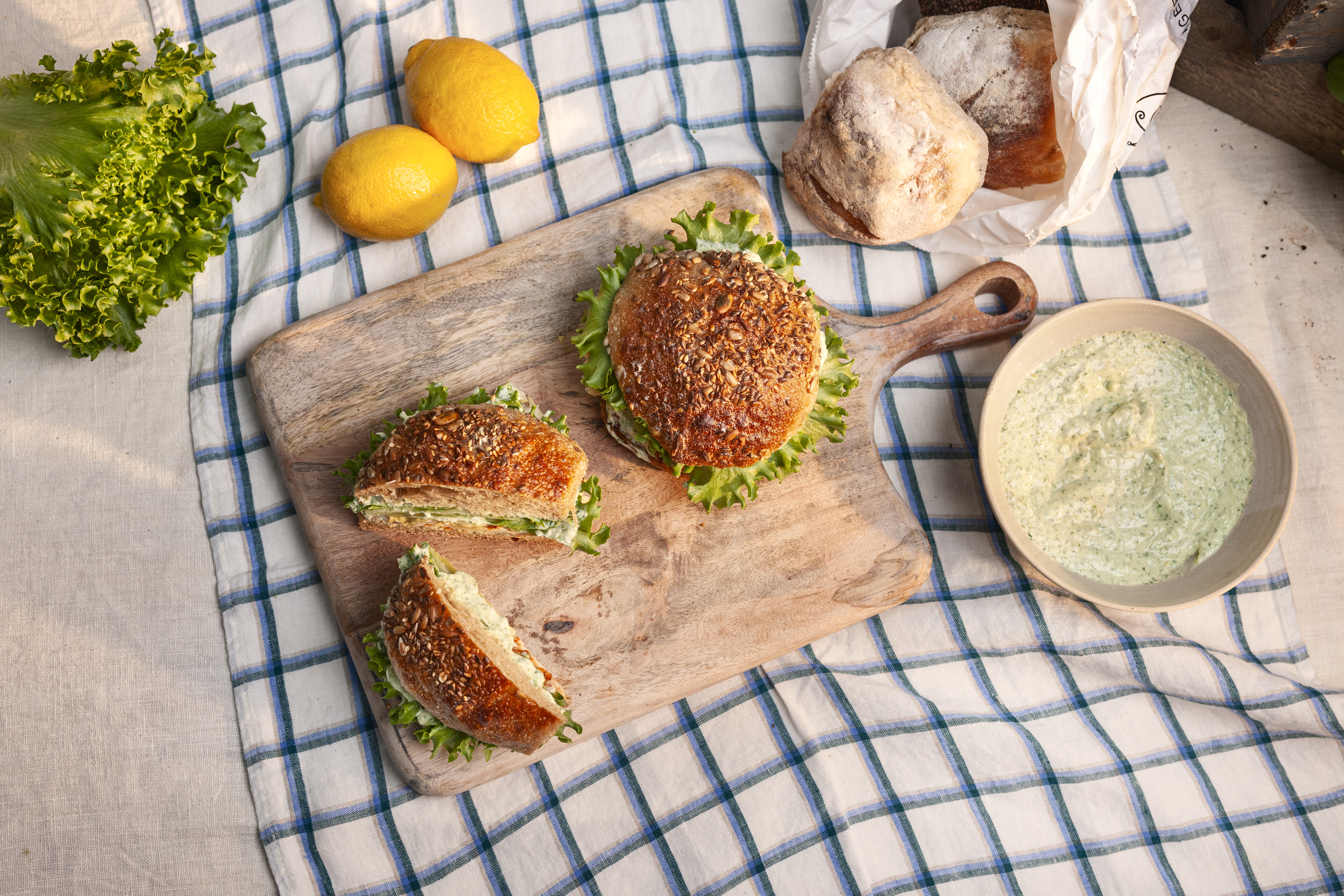 Matig kycklingmacka med kronärtskocka & örtig parmesankräm